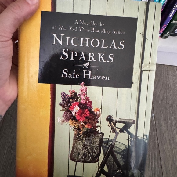 Nicholas Sparks Book lot - Picture 5 of 5